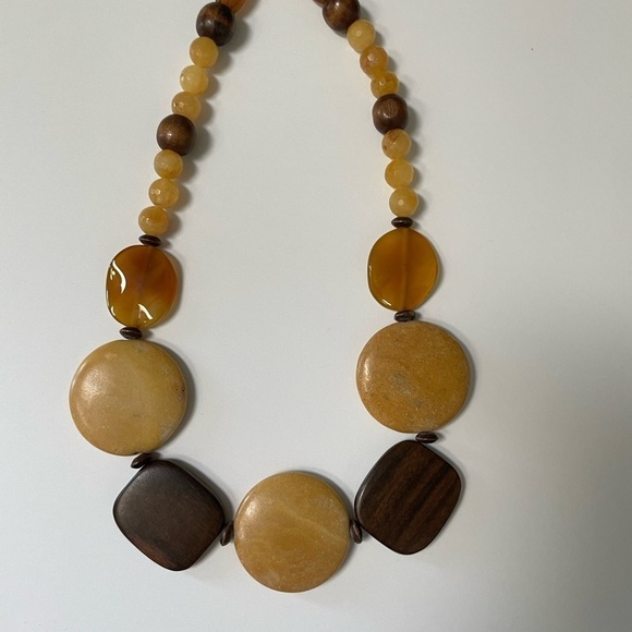Necklace with wood, stones and glass. - Picture 4 of 5